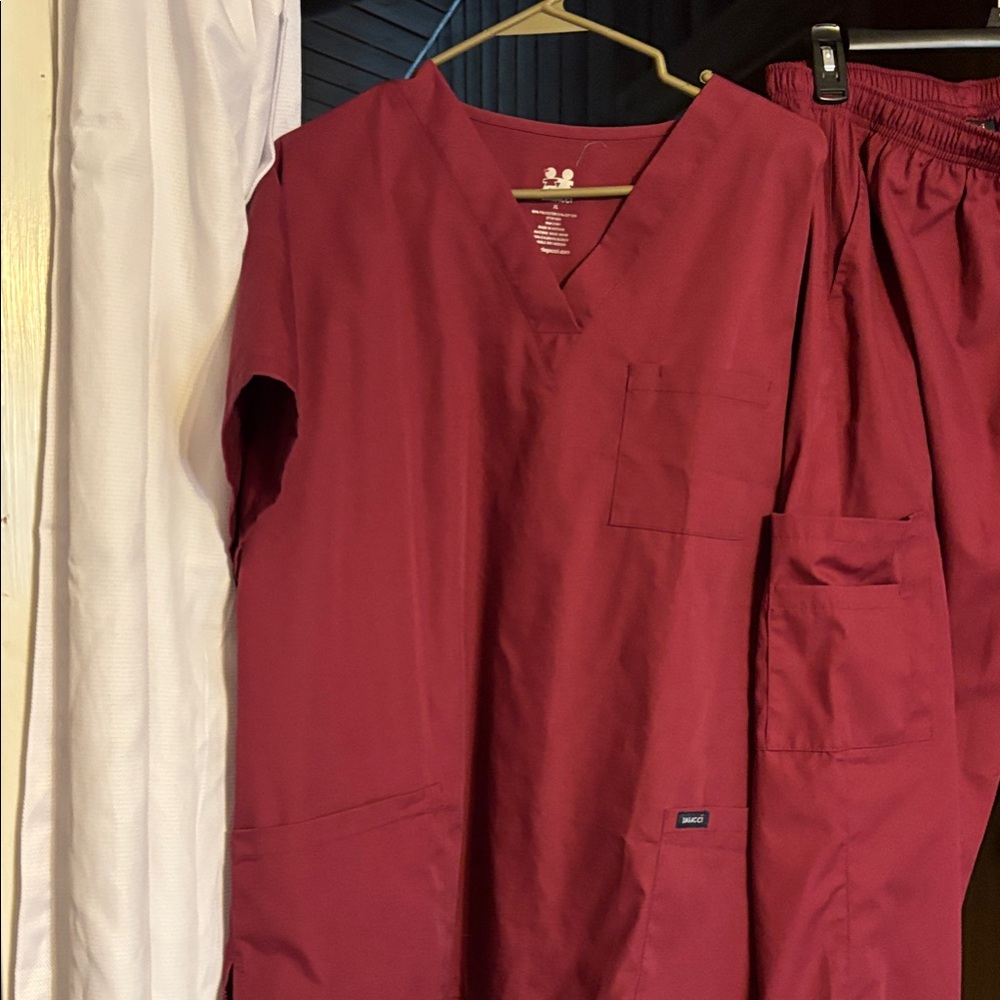 Burgundy Scrub Set with Pockets XL